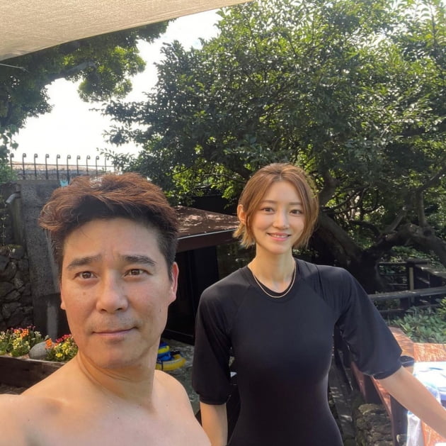 [TEN피플] 서하얀♥임창정, 제주 독채 5성급호텔 초호화 휴가→아이비, '내돈내잔' 스위트룸