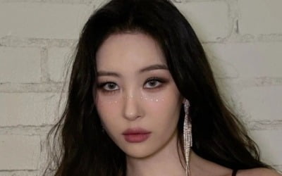 선미, 고혹·강렬 카리스마…카메라 뚫고 느껴지는 '여신 아우라'[TEN★]