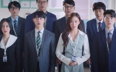 "AI가 작곡하고 불렀습니다"…'가우스전자' 곽동연·고성희·배현성·강민아, 각 잡힌 춤사위