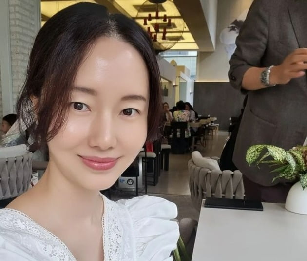 '의사♥' 이정현, 출산 4개월만 초고속 복귀…민낯도 깐 달걀 '동안 미녀'[TEN★]