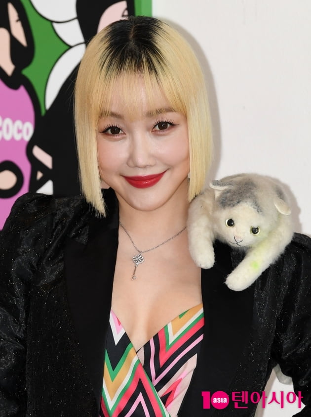 [TEN 포토] 낸시랭 '20년된 코코샤넬과 함께'