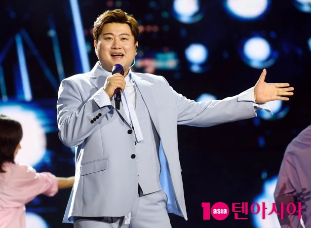 [TEN 포토] 김호중 '완벽한 무대'
