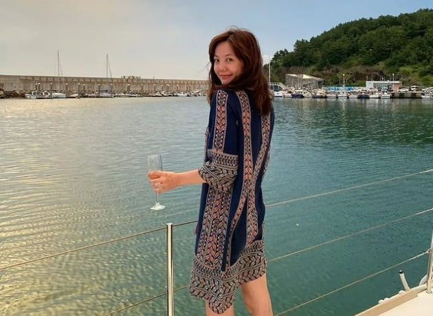고은아, 12kg 감량하더니 자신감 생겼네…제주도서 힐링 타임[TEN★]