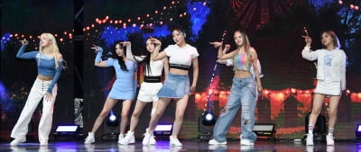 [TEN 포토] 빌리 '여친룩의 정석'