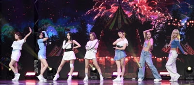 [TEN 포토] 빌리 '아름다운 퍼포먼스'