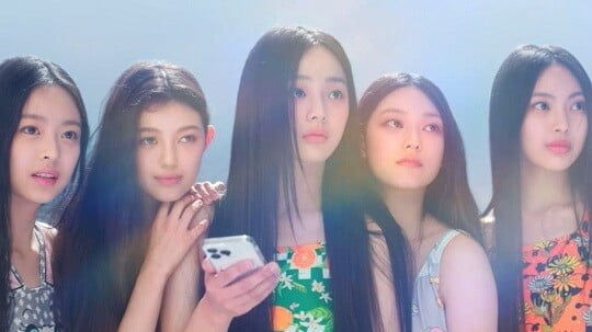 뉴진스, 오늘(8일) 데뷔 앨범 발매 "선주문만 44만장...CDP백은 품절"