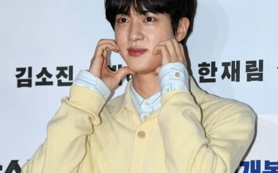 [TEN차트] 방탄소년단 진, 반전 매력이 있는 남자 가수 1위