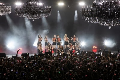 이달의 소녀, 13개 도시 돈 월드투어 성료…글로벌 오빛 만났다