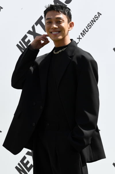 [TEN 포토] 유아인 '수줍은 미소'
