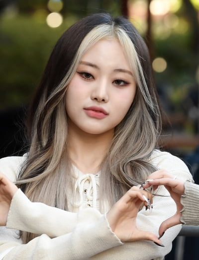 [TEN 포토] 빌리 션 '시선 사로잡는 투톤 헤어컬러'