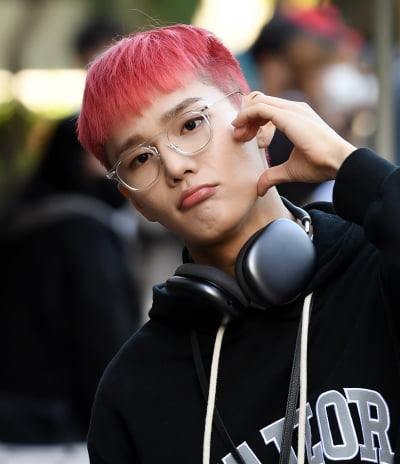 [TEN 포토] CIX 승훈 '핑크빛 하트'