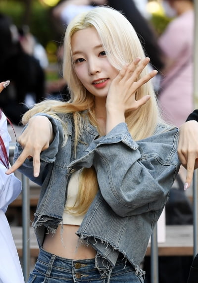 [TEN 포토] 로켓펀치 연희 '이쁘단말로 부족해'
