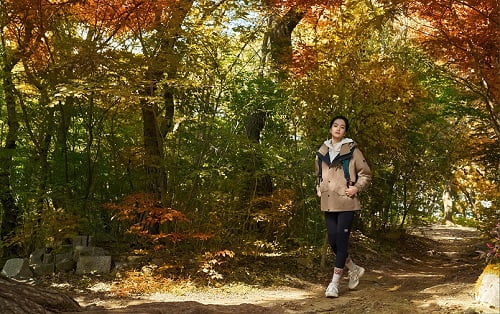 아웃도어도 트렌디하게! 김태리가 제안하는 가을 등산 패션