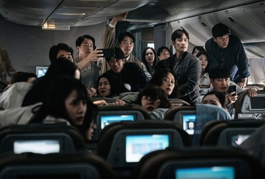 '흥행 카드’ 무색해진 이병헌…흠집 난 ‘연기의 신’ 명성[TEN스타필드]