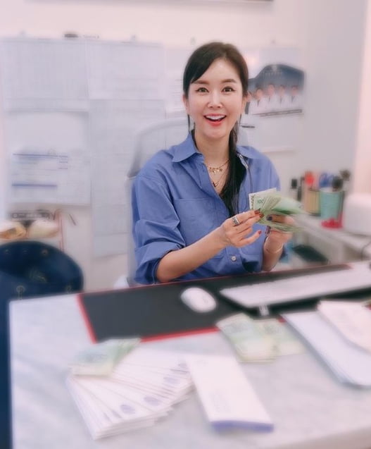 '병원장♥' 장영란, 돈 세느라 정신없네…사모님답게 통 큰 선물[TEN★]