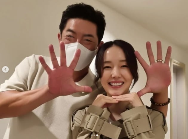 '의사♥' 이정현, 출산후 완벽한 비주얼...행복한 무대인사[TEN★]