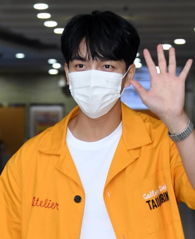 [TEN 포토] 이승기 '오랜만에 배우로 만나요'