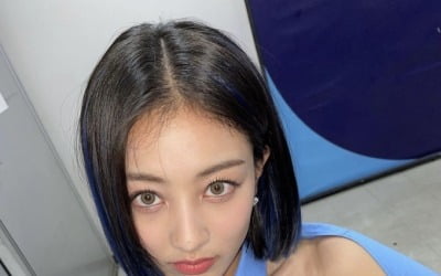 트와이스 지효, 귀여운 표정과 반전 몸매…다채로운 매력 과시[TEN★]