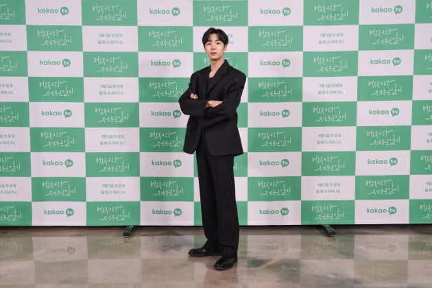 [종합] "러블리 그 잡채"…시골순경 된 레드벨벳 조이, 연하남들과 청춘 로맨스 ('어쩌다전원일기')