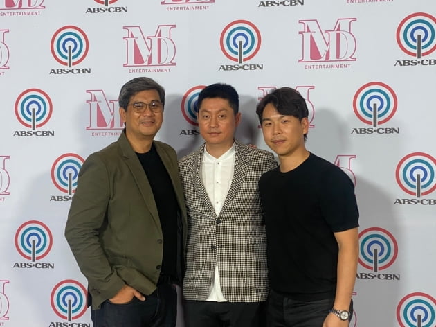 사진=라우란티스 다이오기 ABS-CBN 제작국장(왼쪽부터), 이형진 MLD 대표, 팀킴 KAMP 대표 / 제공=MLD엔터테인먼트
