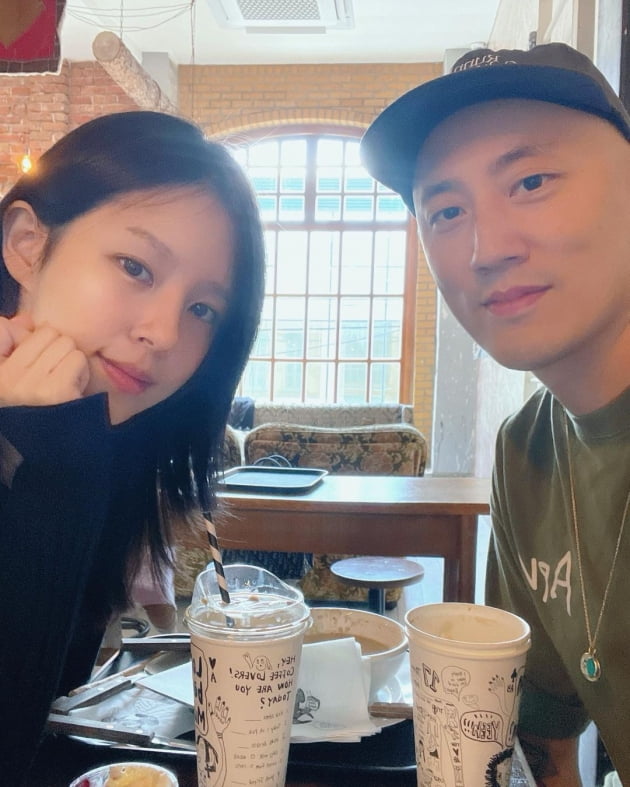 '두산家 며느리' 조수애, ♥박서원과 대놓고 럽스타 "부끄럽지만 커플샷" [TEN★]