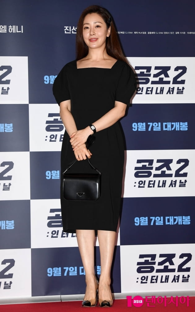 [TEN 포토] 오나라 '포즈는 우아하게'