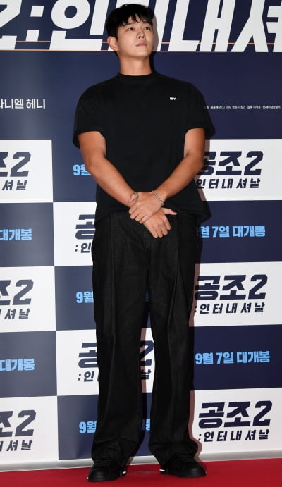 [TEN 포토] 윤균상 '유해진-진선규 응원왔어요'