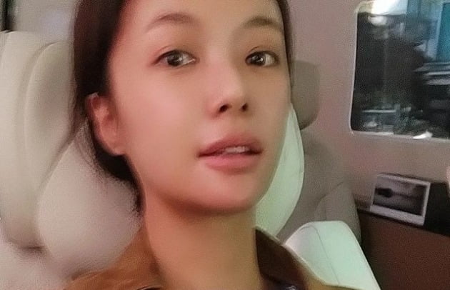 '이영돈♥' 황정음, 흔들려도 -4kg 티나네…여배우의 달라진 얼굴 라인[TEN★]