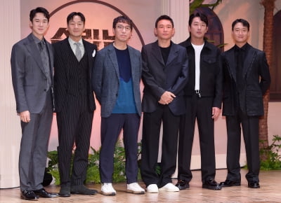 [TEN 포토] 새로운 조합 배우들 '수리남' 기대해주세요