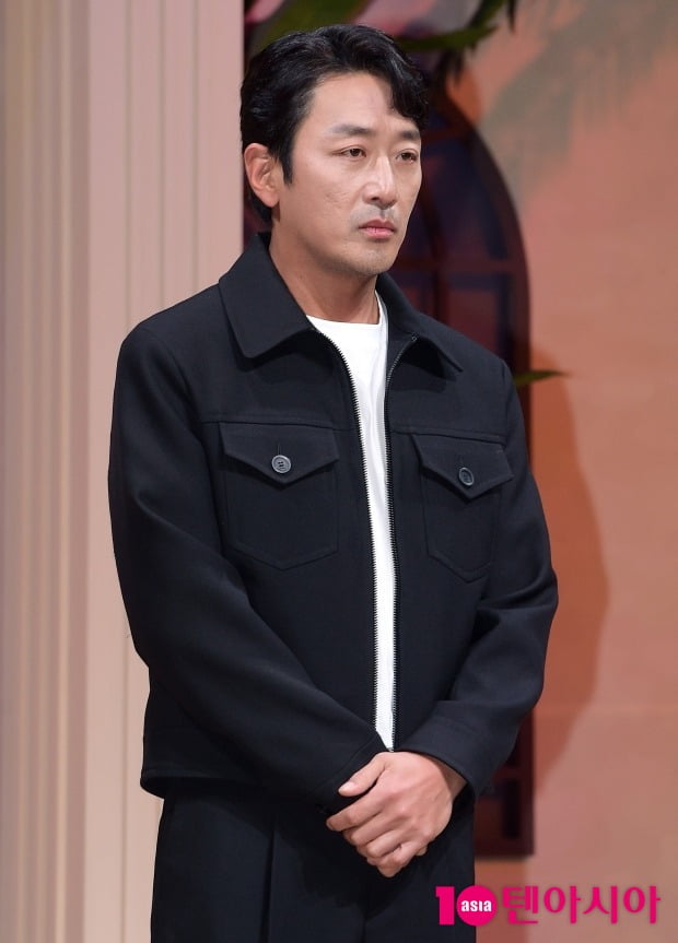 [TEN 포토] 하정우 '시크한 포토타임'