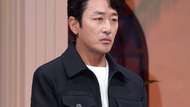 [TEN 포토] 하정우 '시크한 포토타임'