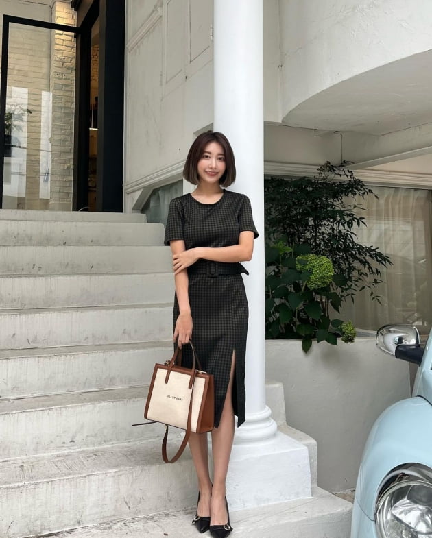 '이지훈♥' 아야네, 세컨카로 하늘색 외제차 가진 느낌…"테라스에 딱 앉기 좋은 날씨" [TEN★]