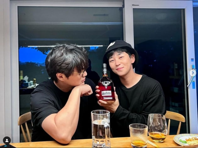 딘딘, 벌크업된 팔둑 성시경 감탄중...안보현 "술 그만 마셔"[TEN★]