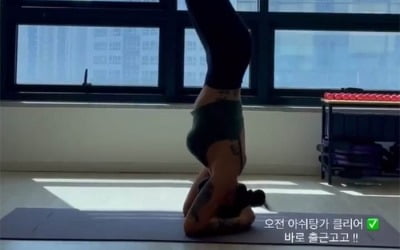 '돌싱글즈3' 전다빈, 아침 요가엔 크롭탑+레깅스…30개 넘는 문신도 운동 패션[TEN★]