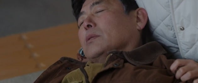 [종합] 성동일, 이동 중 휴게소에서 의식불명…혼비백산 지창욱·최수영('당소말')