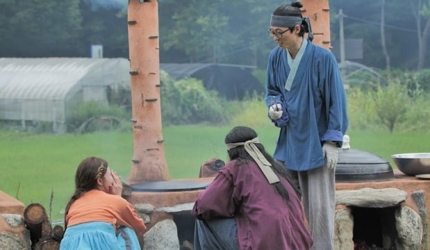 이미주♥이이경, 핑크빛 기류? '망붕 대마왕' 유재석은 질색('놀면 뭐하니?')