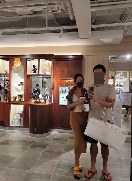 '이영돈♥' 황정음, 63kg→52kg 다이어트 후 남편과 쇼핑중[TEN★]