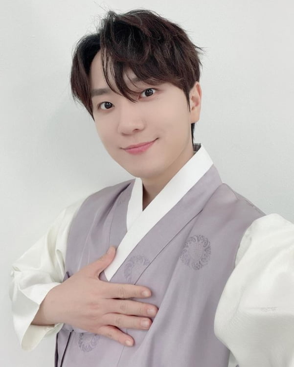 '10월 결혼' 고우림, ♥김연아와 차례상 차렸나?…5살 연하다운 포스[TEN★]