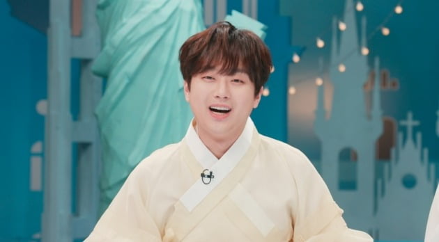 이찬원, 추석 맞아 PC방서 음식 해결했던 타쿠야 초대('톡파원 25시')