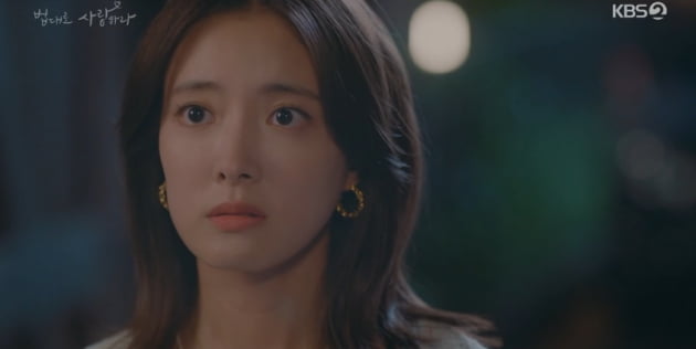 [종합] 이세영, 현장서 공황발작…이승기, 번쩍 안고 "눈감아, 아무 생각하지 마" ('법대로 사랑하라')