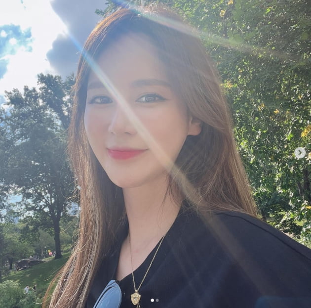 '안정환♥' 이혜원, 뉴욕 햇빛도 질투하는 미모...비주얼 부부의 굿모닝[TEN★]