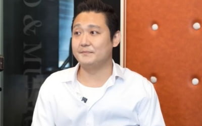 [종합] '천재보컬' 김혁건, 교통사고로 사지마비 "휠체어 밀 수 있는 정도만 되도"('근황올림픽')