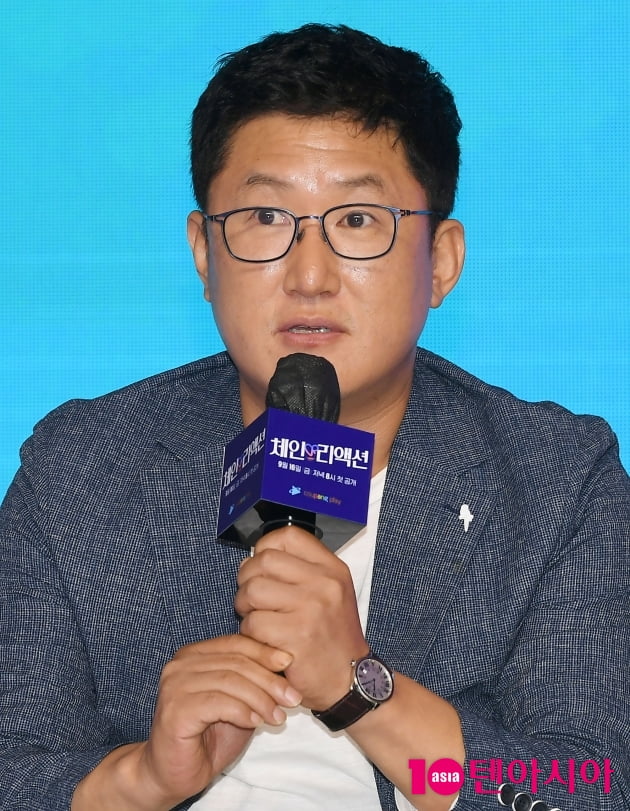 [TEN 포토] 김용대 PD "도시환경 보다 로맨스한 공간으로 사이판 선택"