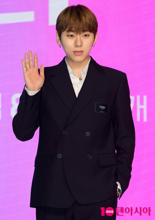 [TEN 포토] 지코 '부드러운 인사'
