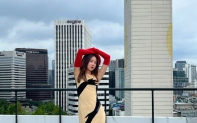 '케빈오♥' 공효진, 결혼 앞두고 '고혹美' 발산…예비신부의 '강렬 카리스마'[TEN★]