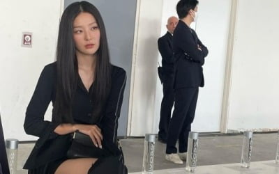 레드벨벳 슬기, 성숙·섹시美 드러낸 '올블랙 패션'[TEN★]