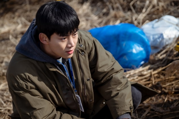 옥택연, VIP 클럽에서 유력 살인 용의자 발견('블라인드')