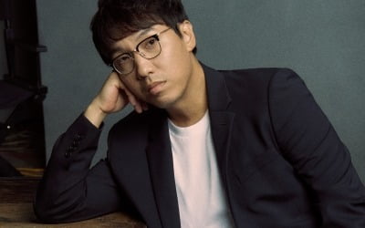 [TEN인터뷰] '수리남' 윤종빈 감독, 수리남 정부 법적 대응엔 "노코멘트"…첫 시리즈물에 "위궤양 걸려"