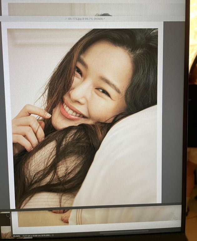 딸 있는 '꿀엄마' 이하늬, 출산 4개월째인데 침대 위 각선美 폭발[TEN★]