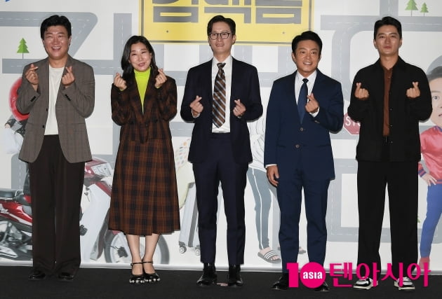 [TEN 포토] 황재열-라미란-송새벽-이범수-인교진 '컴백홈 사랑해주세요'